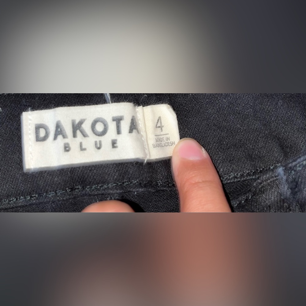 Dakota Blue women’s black shorts size 4 - Picture 3 of 8